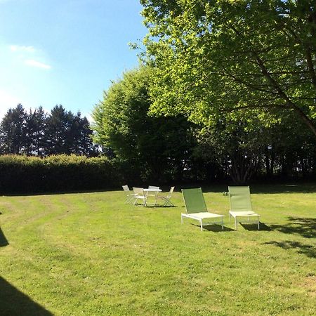 Hotel Les Landes Saint-Pardoux-Corbier Esterno foto
