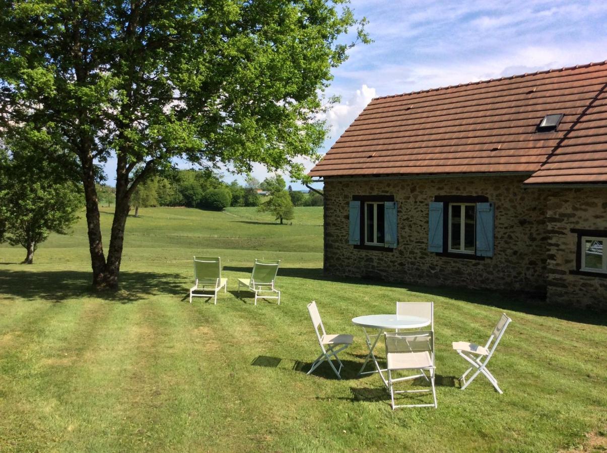 Hotel Les Landes Saint-Pardoux-Corbier Esterno foto