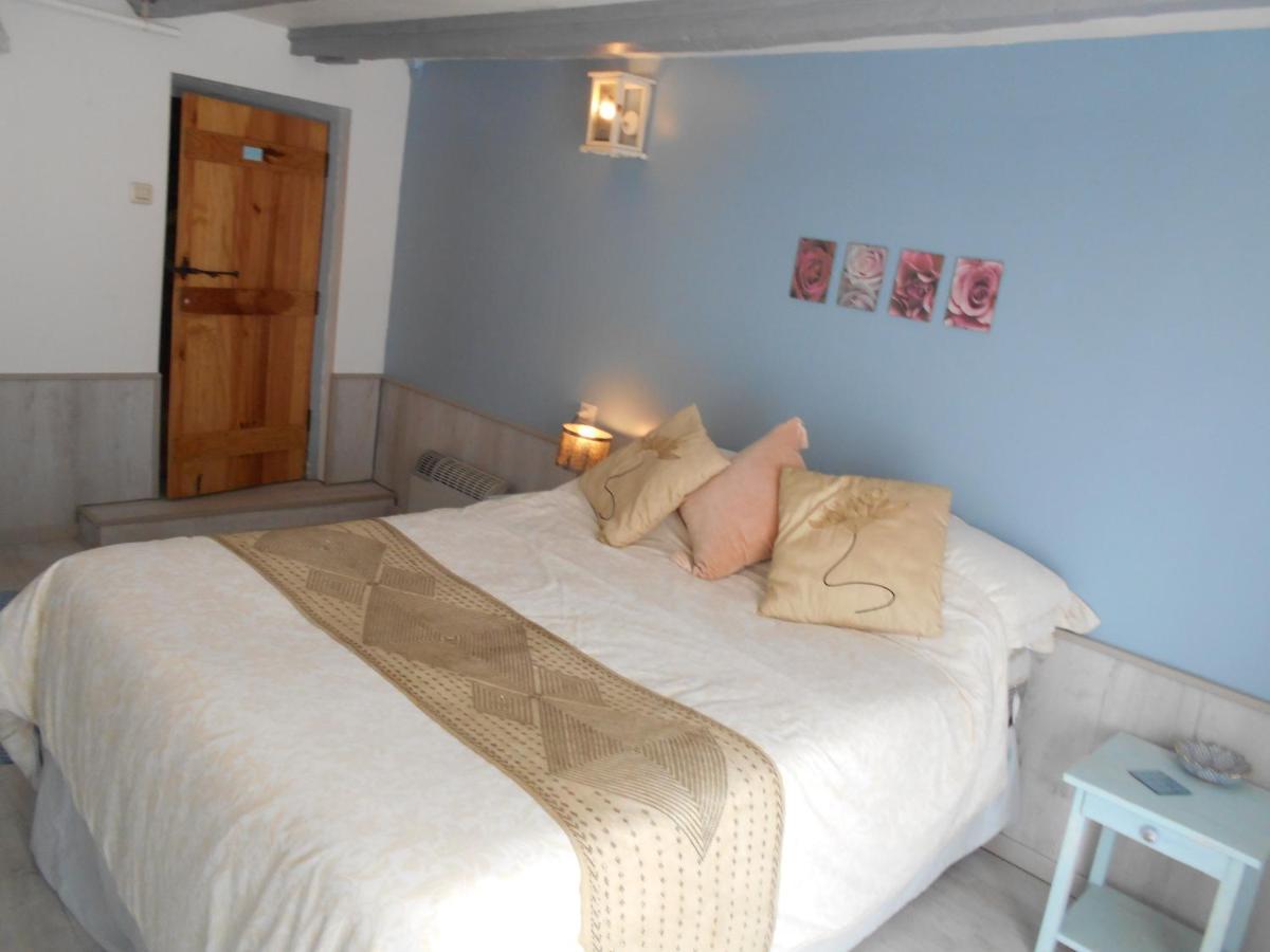 Hotel Les Landes Saint-Pardoux-Corbier Esterno foto