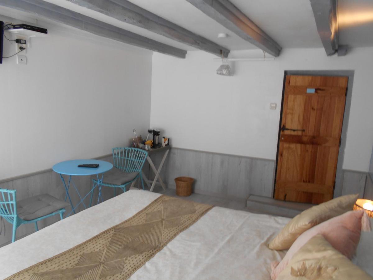 Hotel Les Landes Saint-Pardoux-Corbier Esterno foto