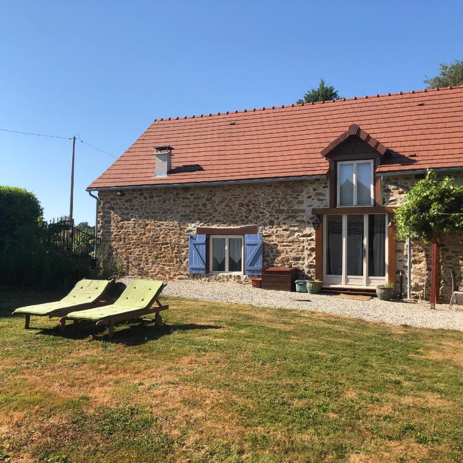 Hotel Les Landes Saint-Pardoux-Corbier Esterno foto